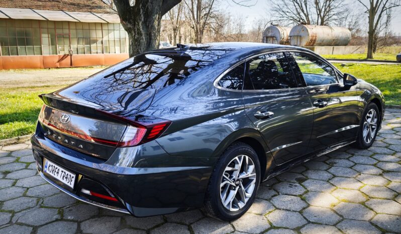 
								Hyundai Sonata									