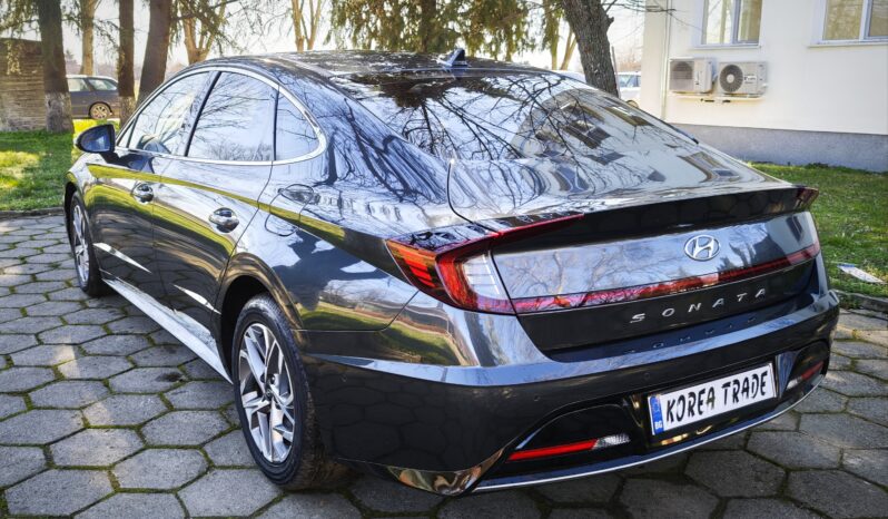
								Hyundai Sonata									