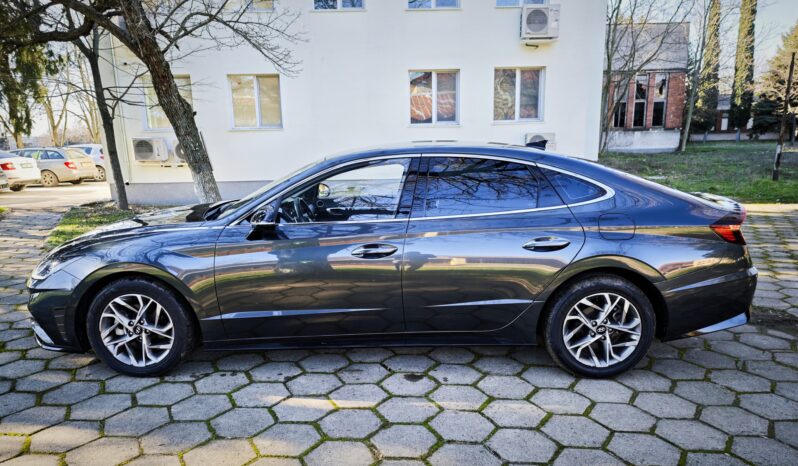 
								Hyundai Sonata									