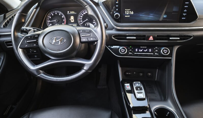 
								Hyundai Sonata									