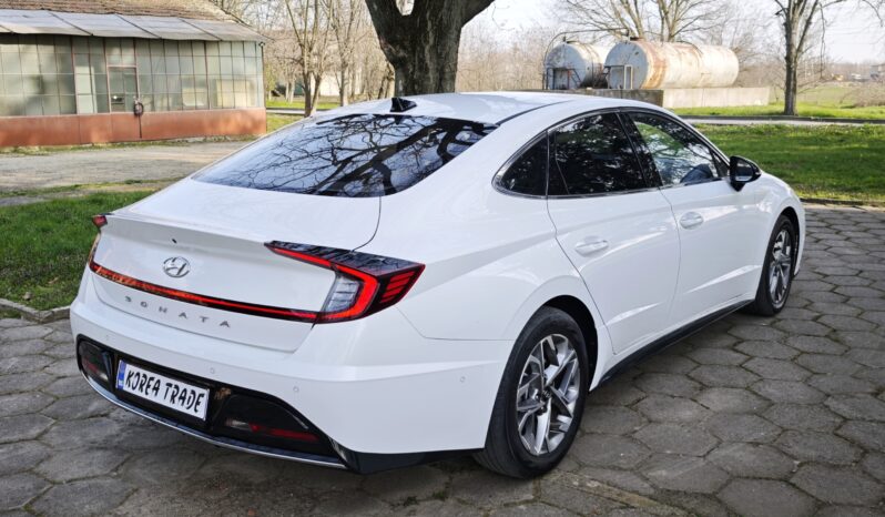 
								Hyundai Sonata									