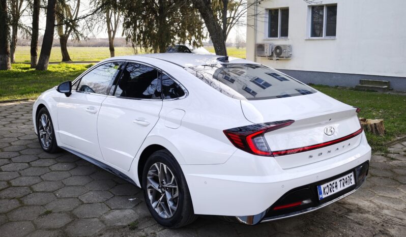 
								Hyundai Sonata									