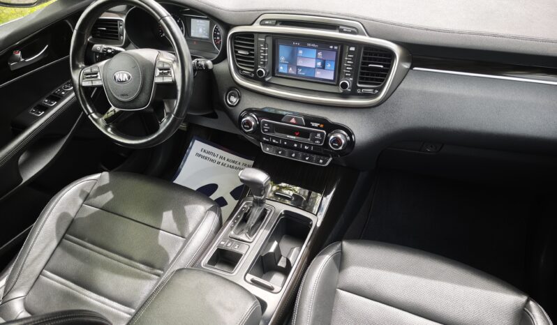 
								KIA SORENTO									