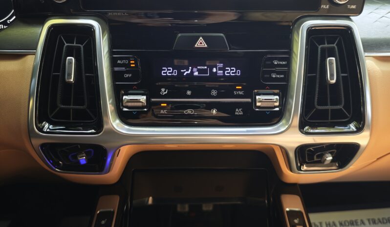 
								KIA SORENTO 6 seats									