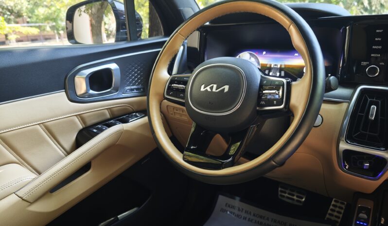 
								KIA SORENTO 6 seats									