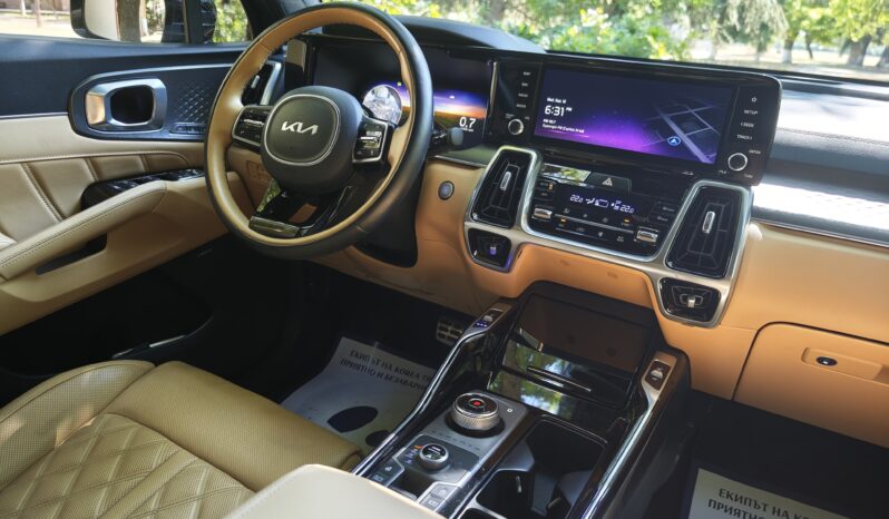 
								KIA SORENTO 6 seats									