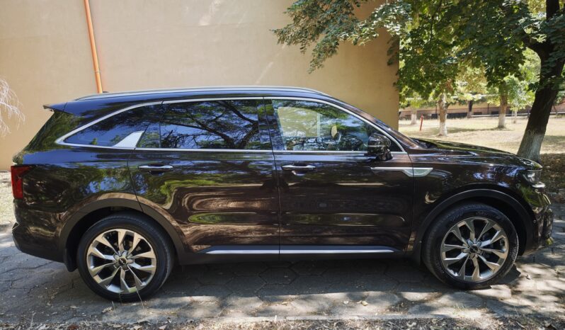
								KIA SORENTO 6 seats									