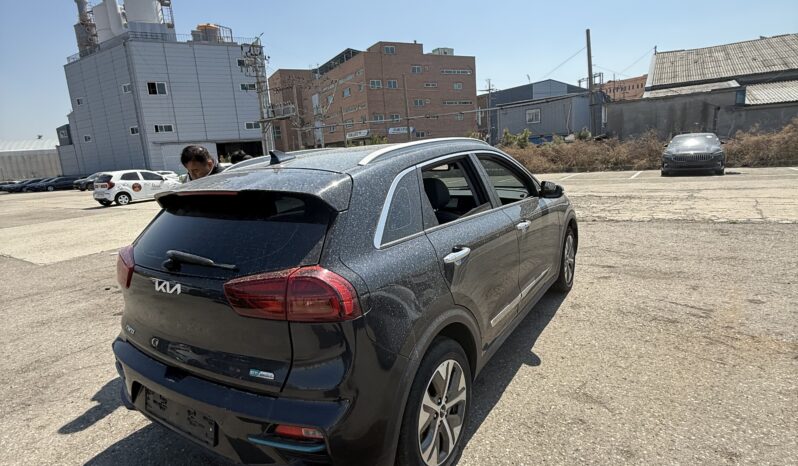 
								KIA NIRO									