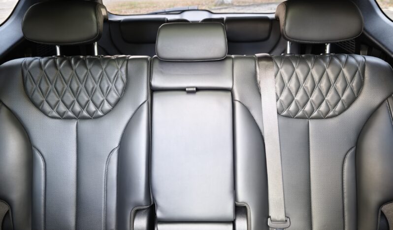
								Hyundai Santa FE 6+1									
