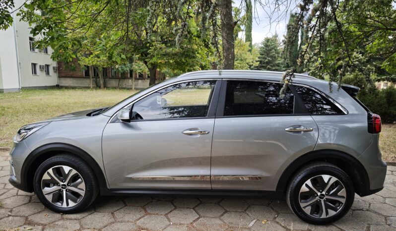 
								KIA NIRO									