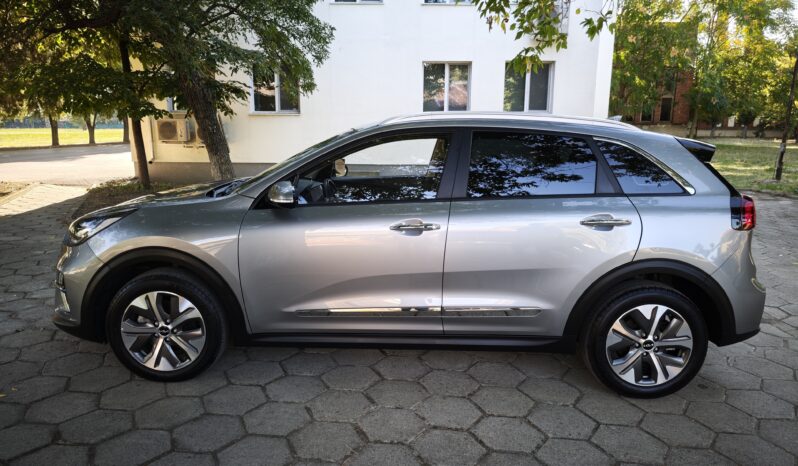 
								KIA NIRO									