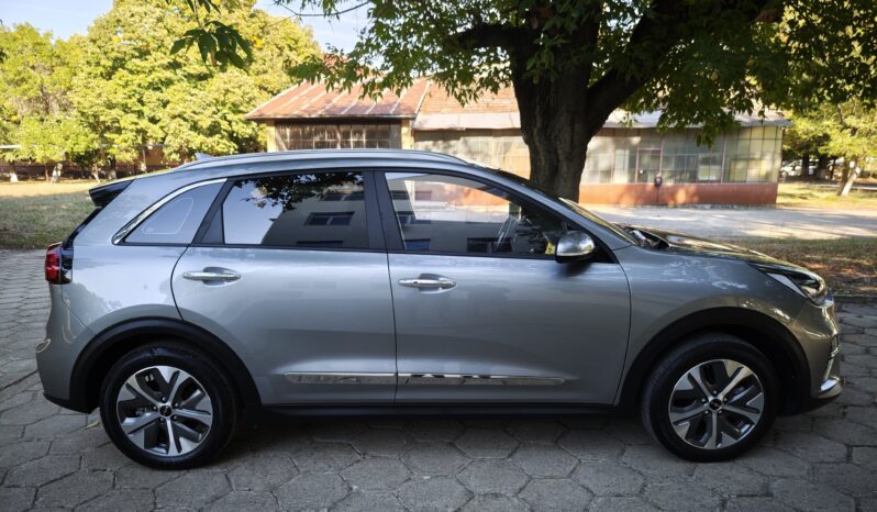 
								KIA NIRO									