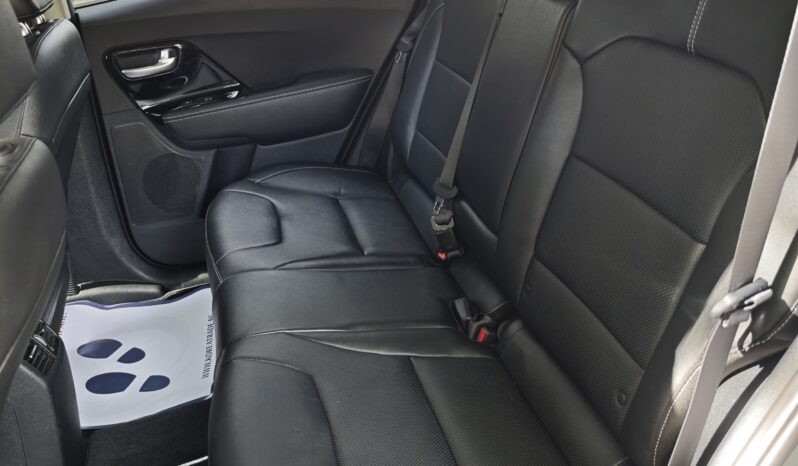 
								KIA NIRO									