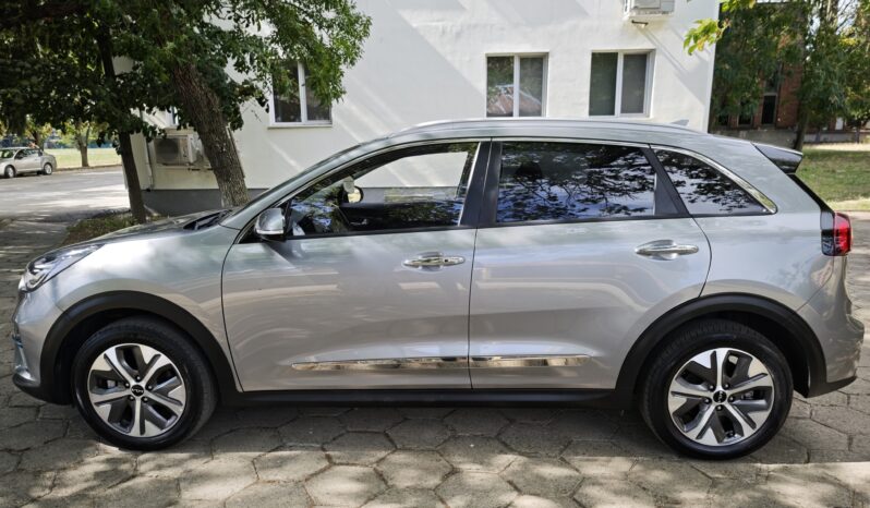 
								KIA NIRO									
