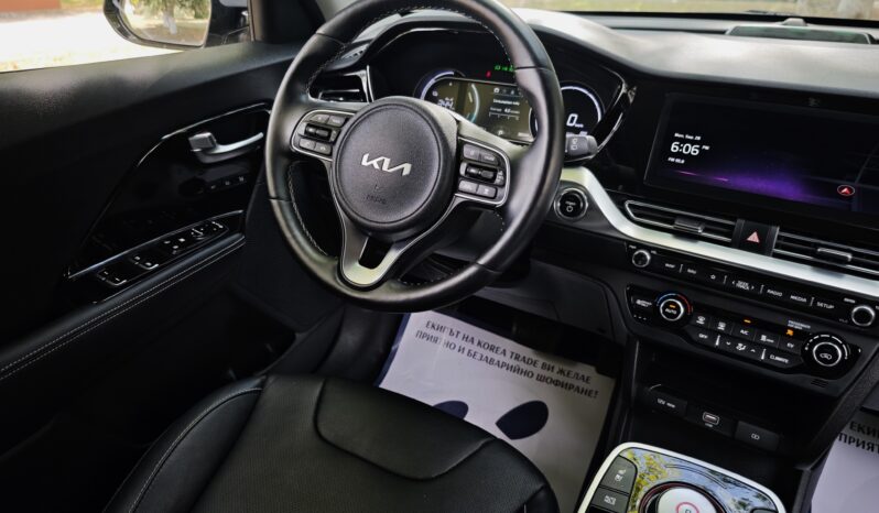 
								KIA NIRO									