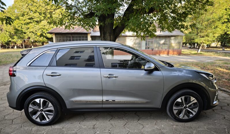 
								KIA NIRO									