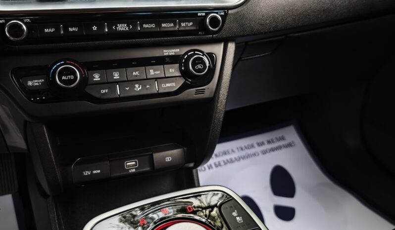 
								KIA NIRO									
