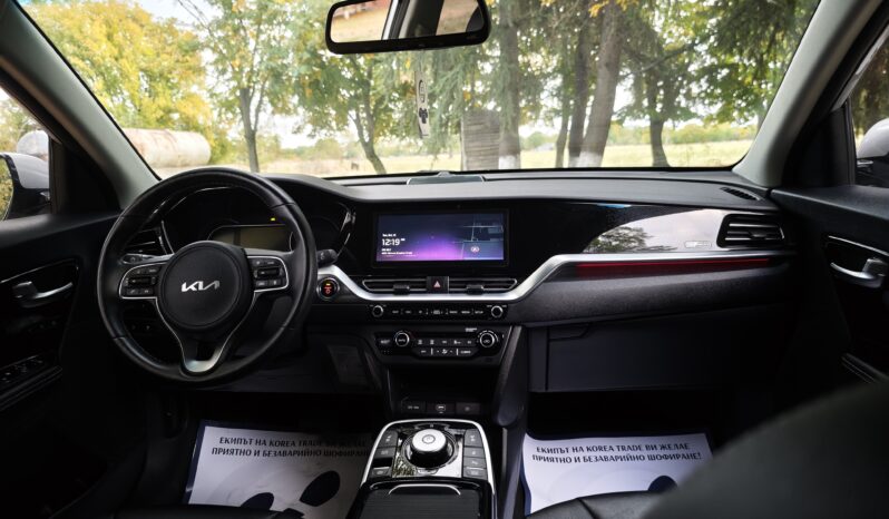 
								KIA NIRO									