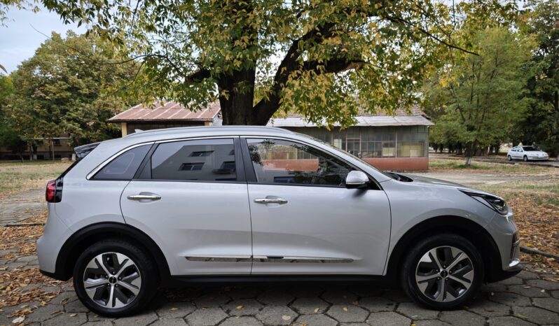 
								KIA NIRO									