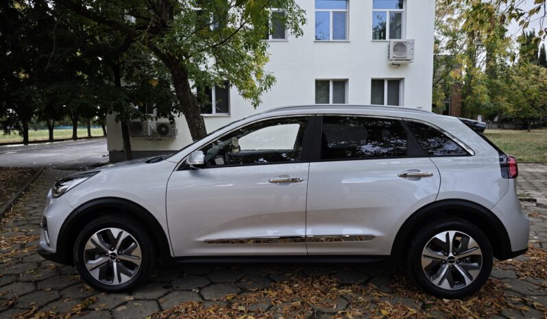 
								KIA NIRO									