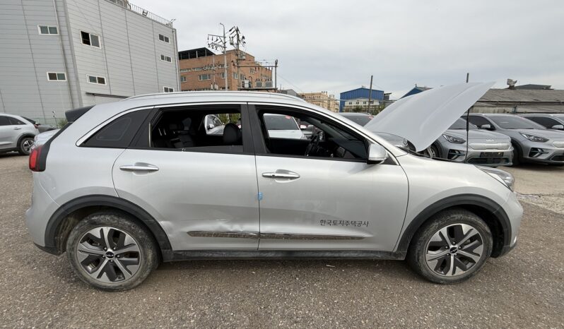 
								KIA NIRO									