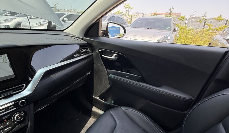 
								KIA NIRO									