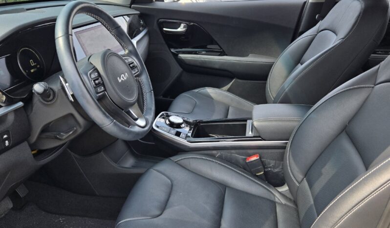 
								KIA NIRO									