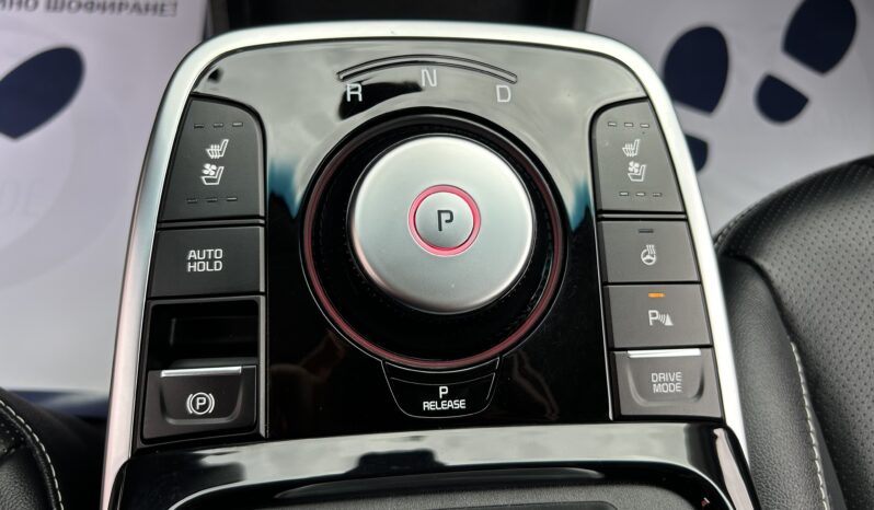 
								KIA NIRO									