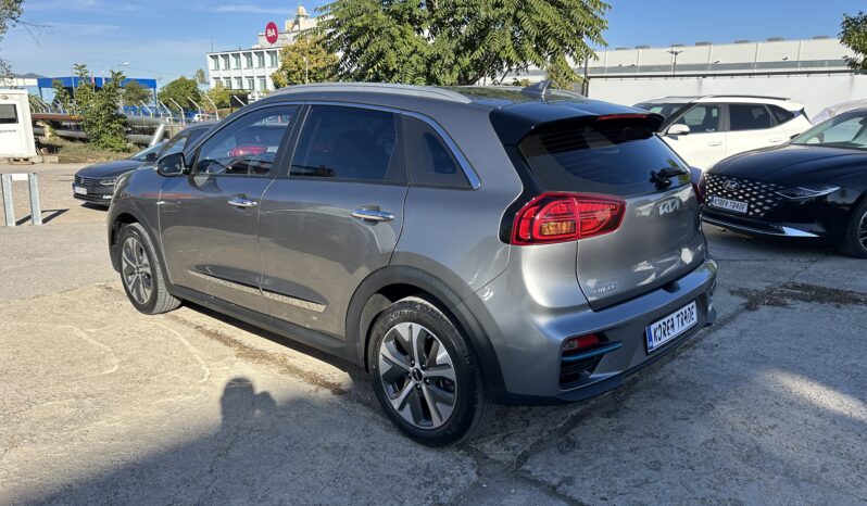 
								KIA NIRO									