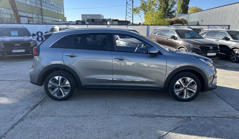 
								KIA NIRO									