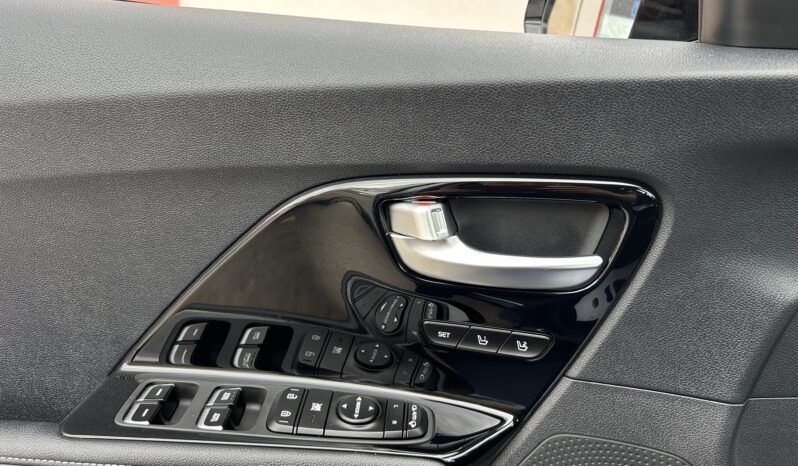 
								KIA NIRO									