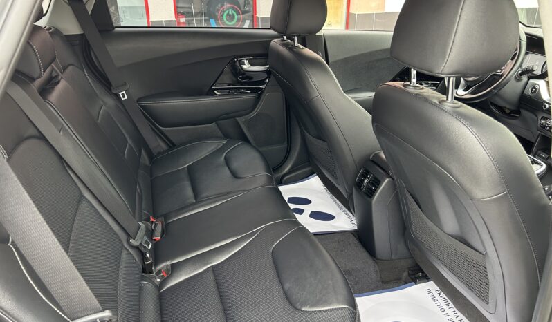 
								KIA NIRO									