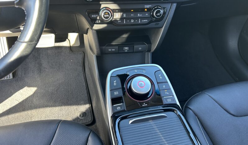 
								KIA NIRO									